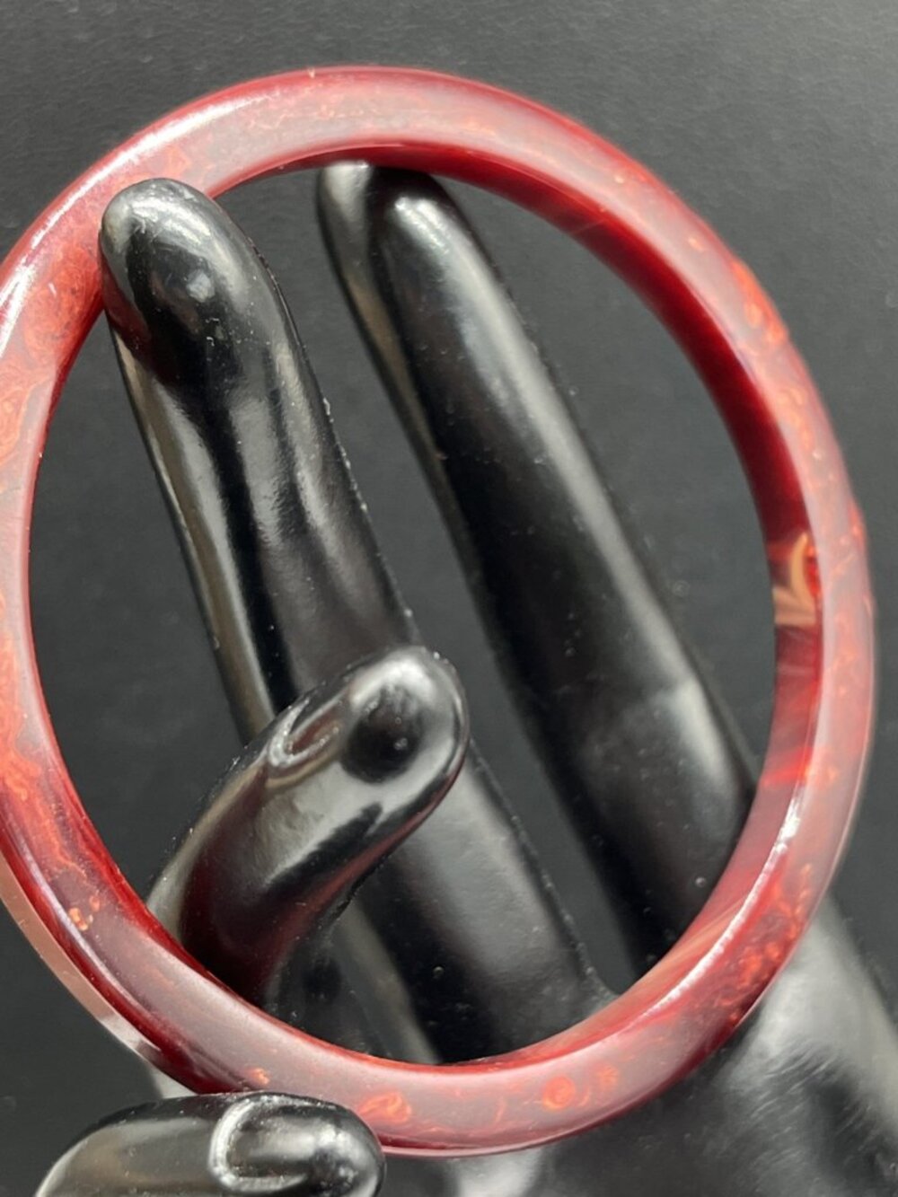 Maroon Marbled Bakelite Bangle Bracelet Spacer Size 7 3/4 - Picture 2 of 11
